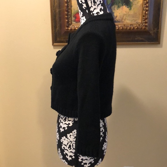 WHBM Stunning cropped long sleeved sweater jacket with standout beaded buttons - Picture 4 of 14